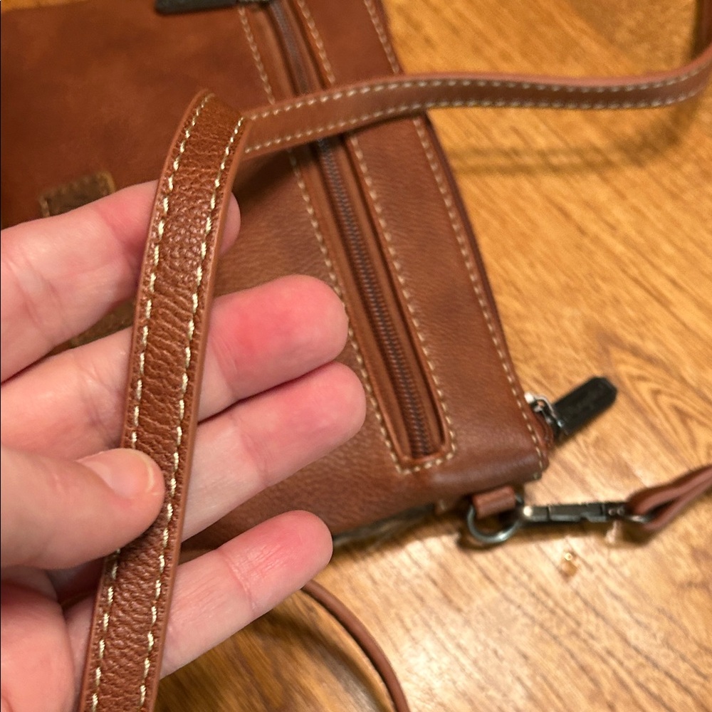 Wrangler Brown Leather Belt Bag - Picture 5 of 9